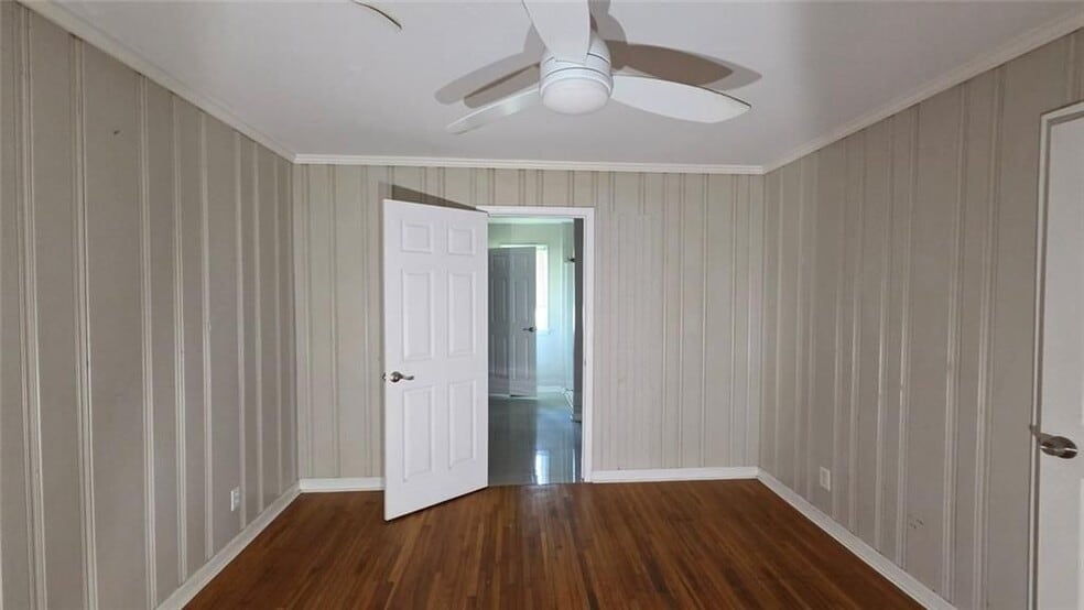 Building Photo - 136 Hillsdale Dr SE