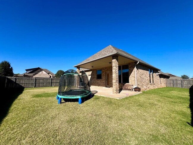 Building Photo - 11748 SW 25th Terrace