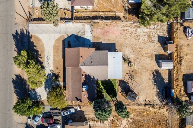Building Photo - 9909 Redwood Ave