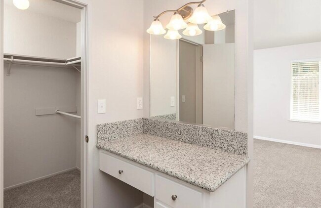 Building Photo - 1353 Nord Ave