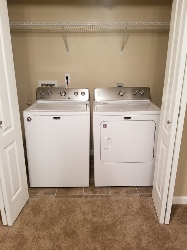 Building Photo - Spacious & Updated 3-Bed, 2-Bath Duplex in...