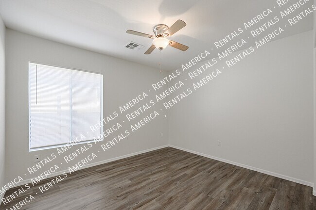 Building Photo - 13421 W Keim Dr