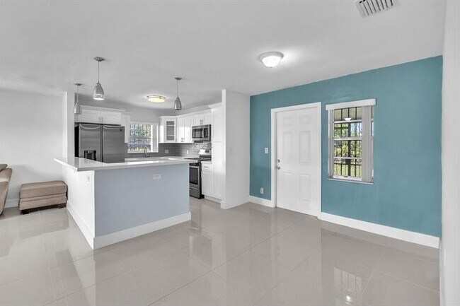 Building Photo - 17115 NW 12th Ct
