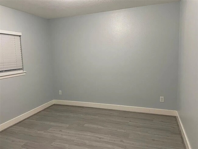 Building Photo - 6310 Hall Pond Ct