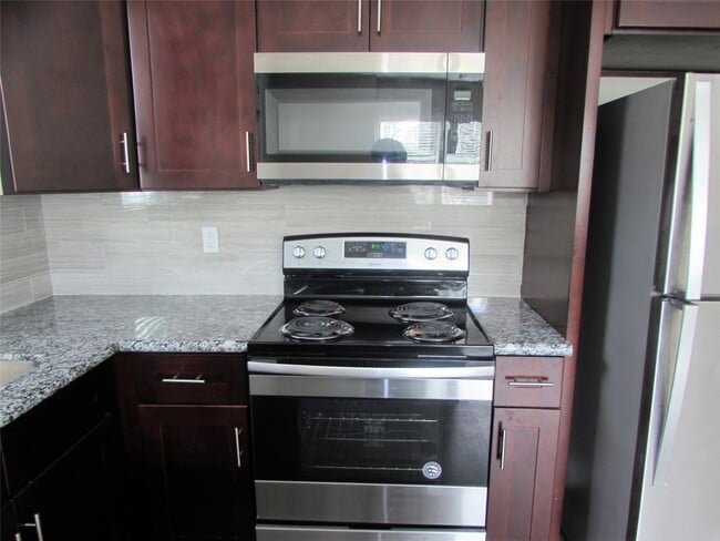 Building Photo - 3249 Dixie Dr