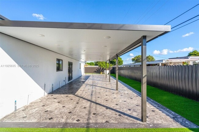 Building Photo - 864 W 69th Pl