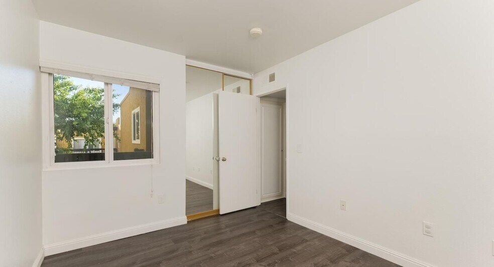 Building Photo - 17181 W Bernardo Dr
