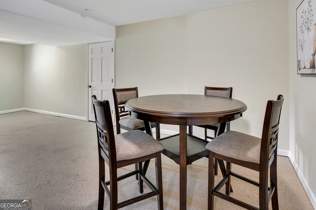 Building Photo - 3442 Skyland Dr