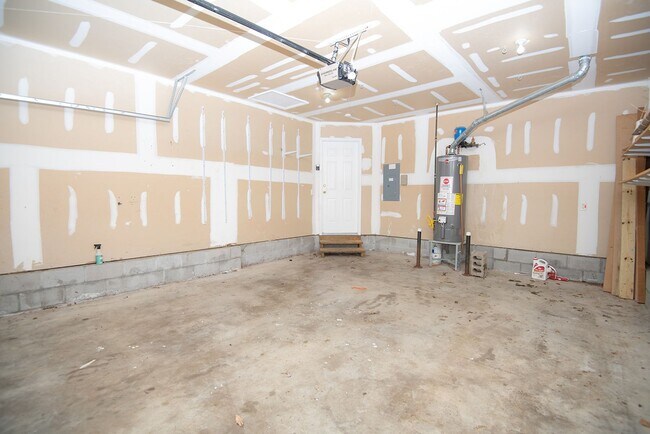 Building Photo - Former model home in highly sought after B...