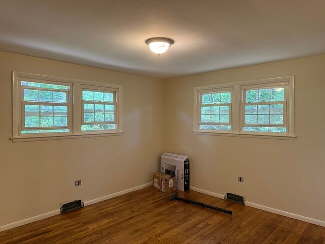 Building Photo - 22 Wild Rose Ave