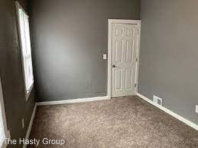 Building Photo - 2 br, 1 bath House - 1618 E 37th St