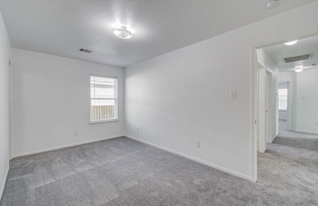 Building Photo - 5008 Sycamore Ln