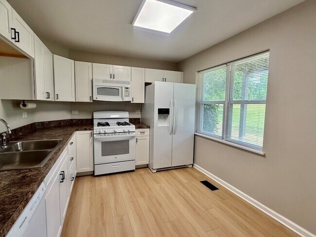 Building Photo - 39849 N Harbor Ridge Dr