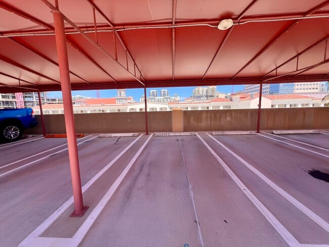 Building Photo - 630 S Sapodilla Ave