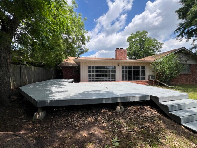 Building Photo - 4060 NW 60th St