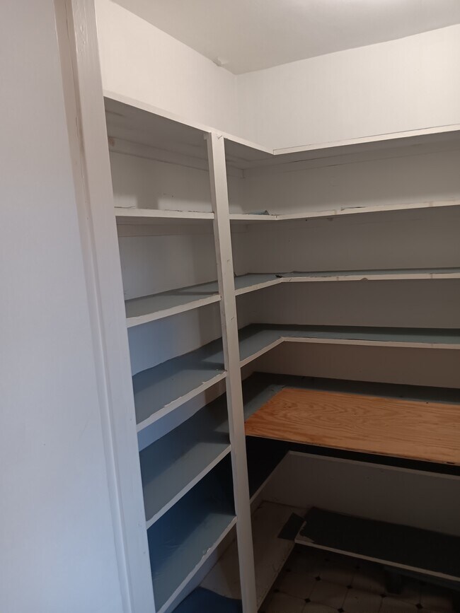 Building Photo - 220 Amelia St