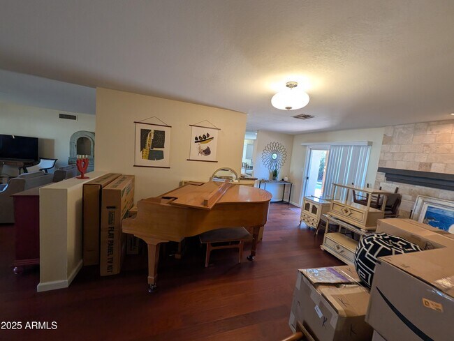 Building Photo - 4909 E Presidio Rd