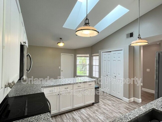 Building Photo - 7931 Merrimac Cove Dr
