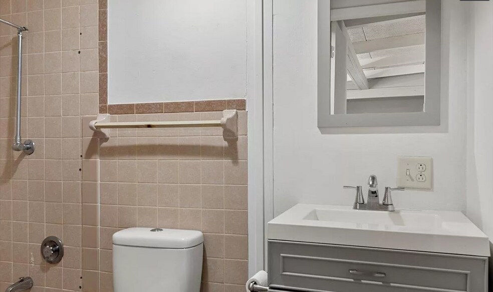 Building Photo - 6600 6th Street Frontage Rd E