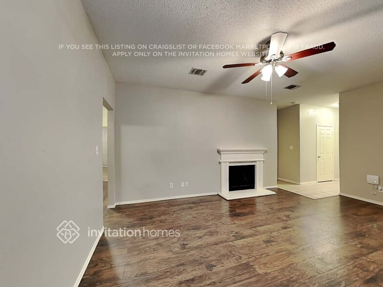 Building Photo - 3932 Overlake Dr