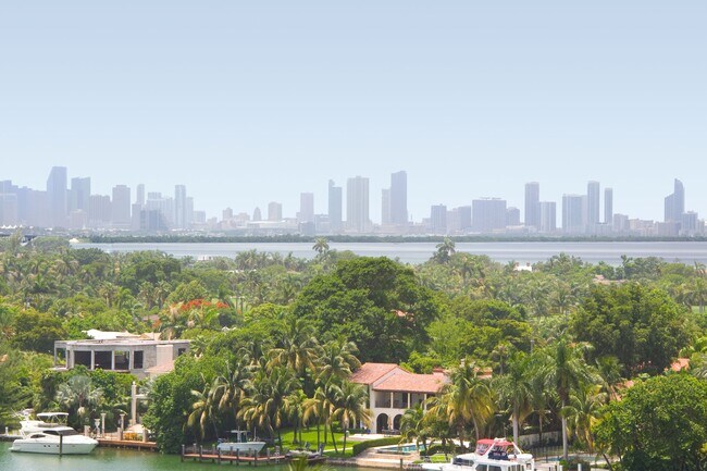 Building Photo - 5875 Collins Ave