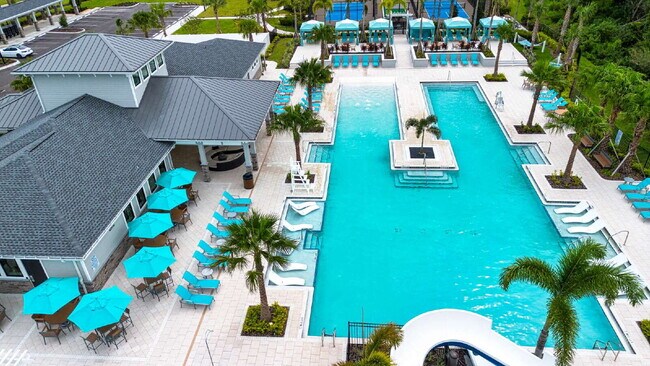 Building Photo - Lakeside Luxury in Parrish - 5 Bedroom BRA...