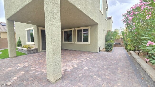 Building Photo - 1027 Whitworth Ave