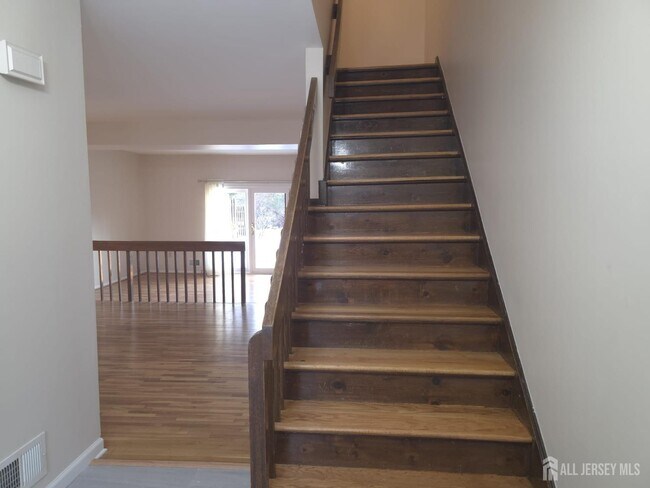 Building Photo - 161 Willowbrook Dr