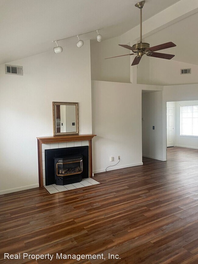 Building Photo - 4 br, 3 bath House - 525 Chancellor Blvd