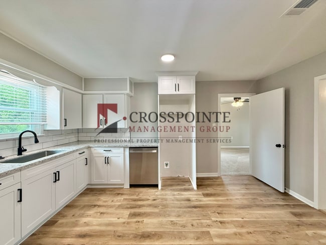 Building Photo - 1309 Lamar St