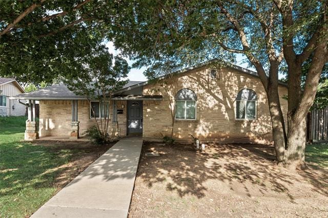 Building Photo - 2121 Austin Dr
