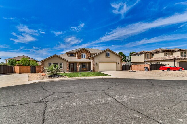 Building Photo - "Spacious 4-Bedroom Retreat with 3,584 Sq ...