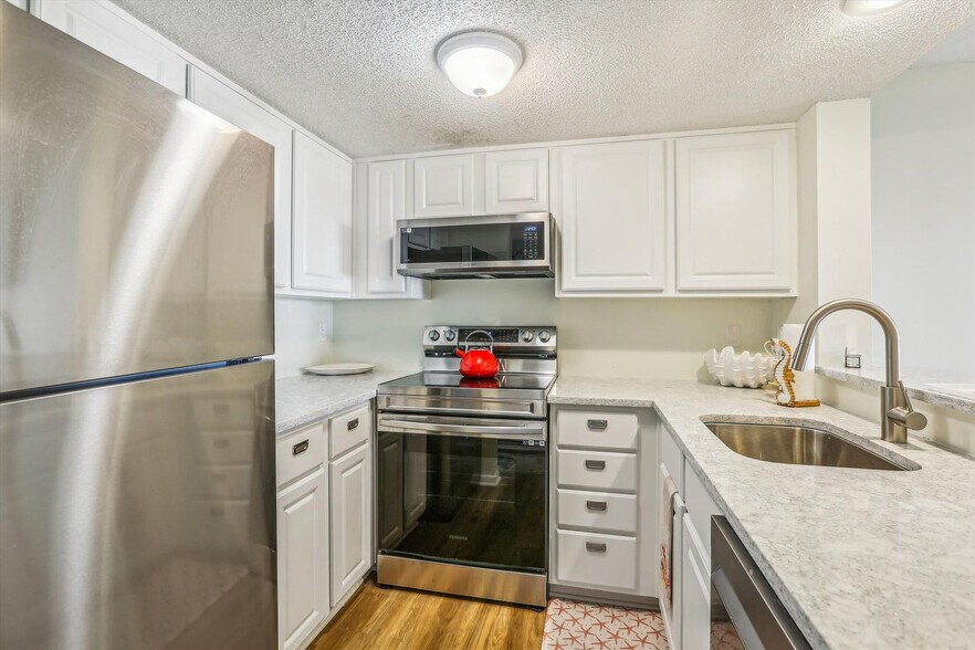 Building Photo - 880-A1A A1A Beach Blvd