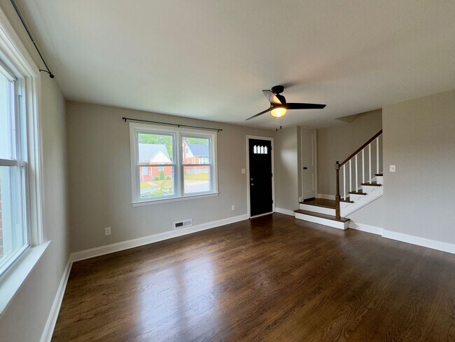 Building Photo - 205 Sipple Ave