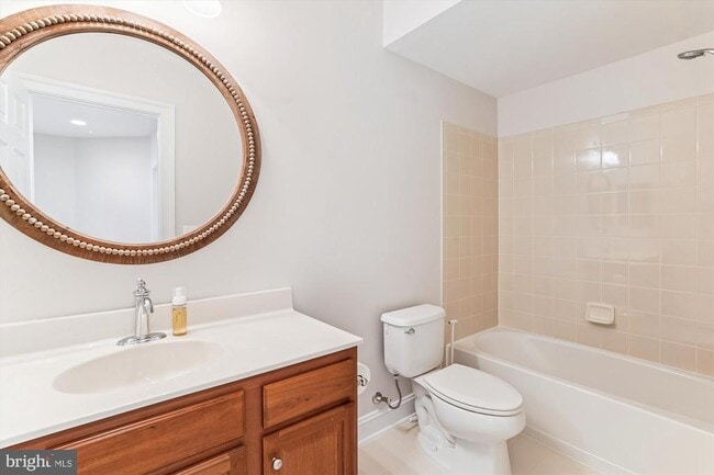 Building Photo - 43595 Aldie Mill Ct