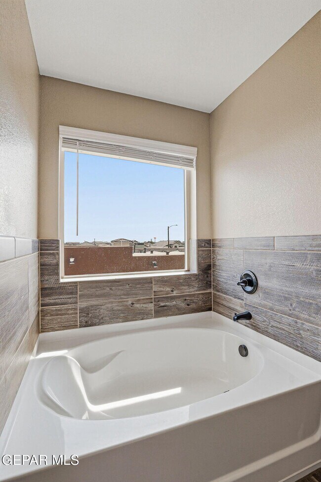 Building Photo - 1004 Wensley Pl