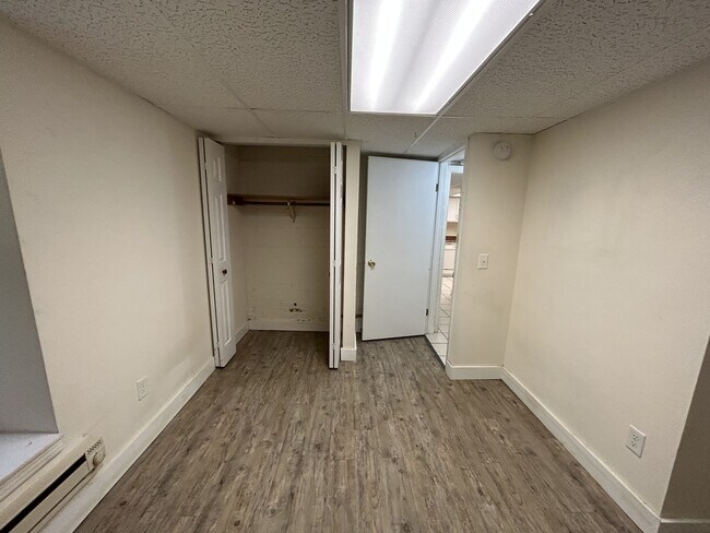 Building Photo - 109 E Gorham St