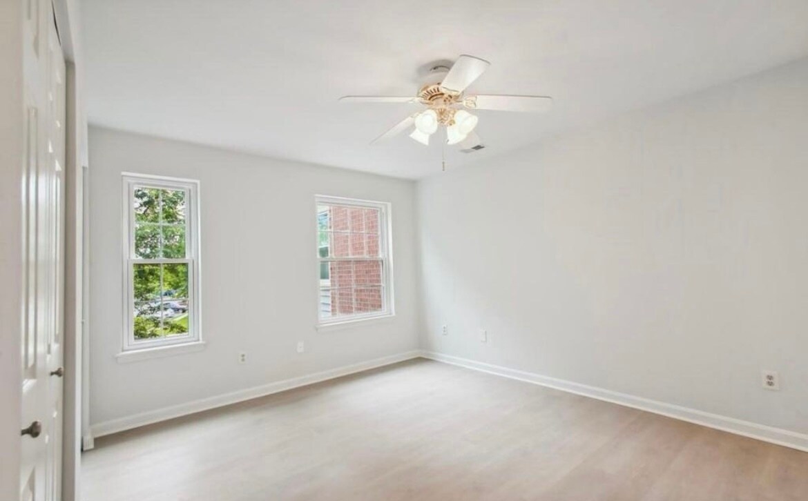 Building Photo - 116 Water Fountain Way