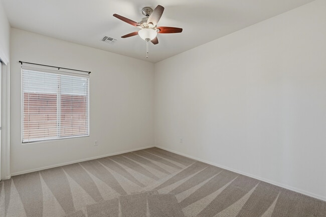 Building Photo - 677 W Pizzicato Ln