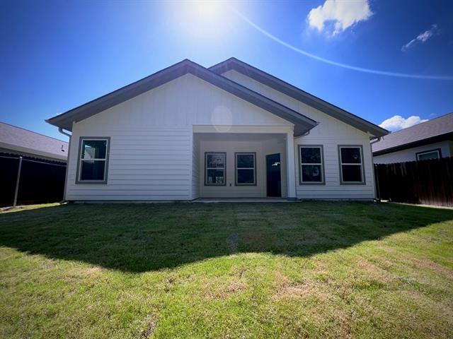 Building Photo - 807 Sayle St