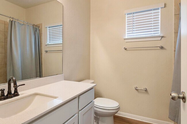 Building Photo - Gorgeous 4-bedroom home!