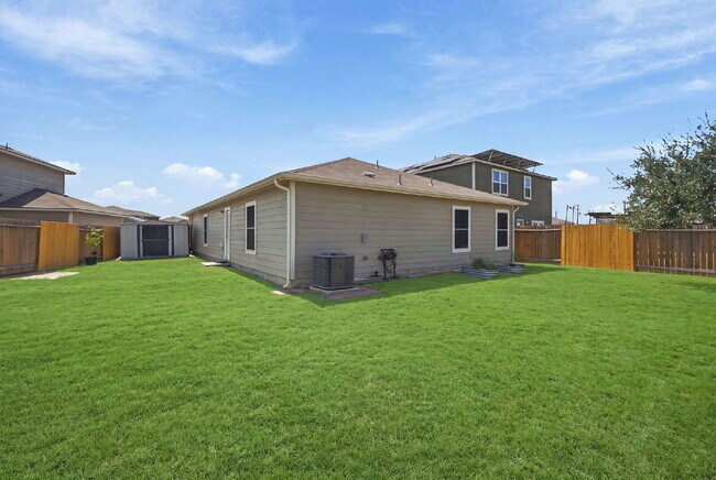 Building Photo - Spacious 4-Bedroom Home Near Lackland AFB with Private Backyard