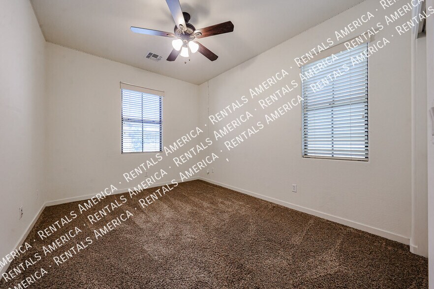 Building Photo - 10428 E Nopal Ave