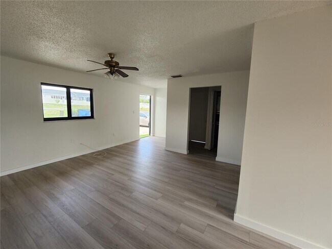 Building Photo - 1234 Triangle Dr