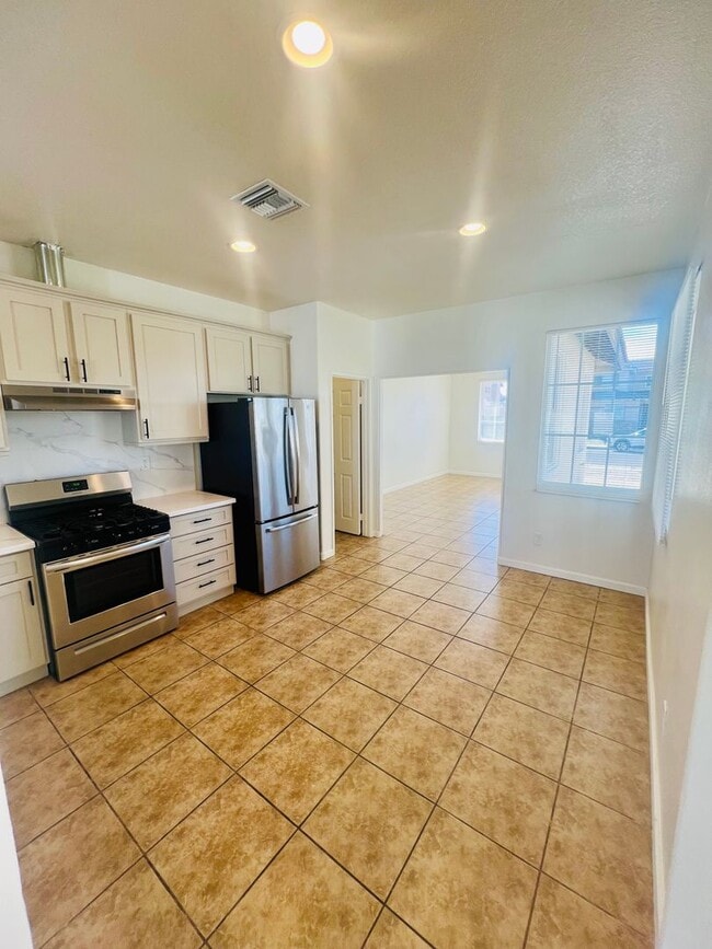 Building Photo - Charming Single-Story 3-Bedroom Home with Bonus Room