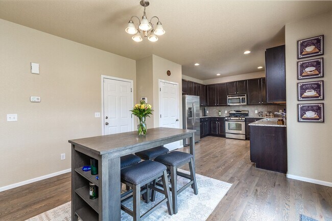 Building Photo - Evolve Real Estate: Available September 5 Newer 4 Bedroom Home with Finished Basement and Large Y...