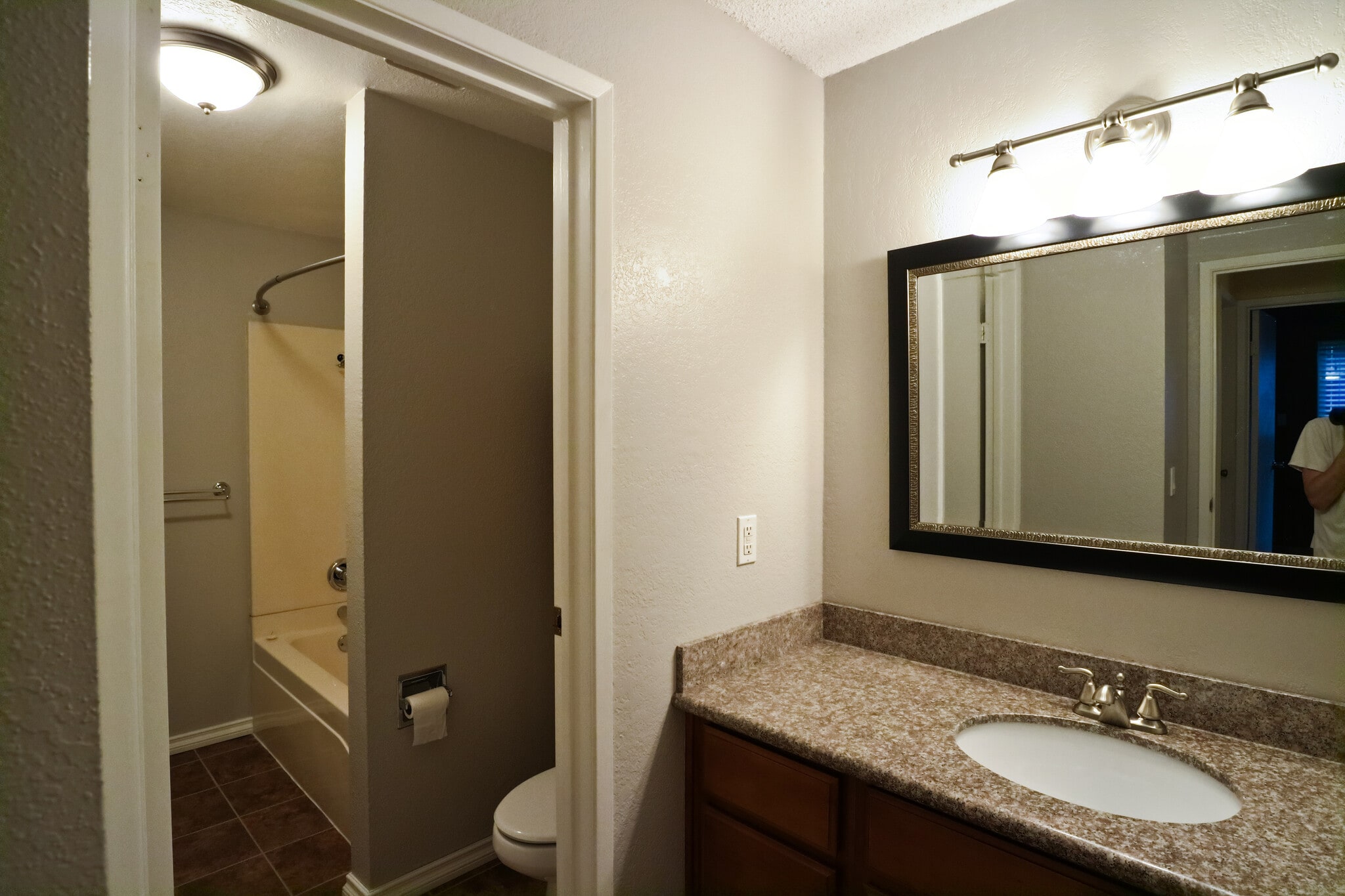 Building Photo - 725 9th Ave S