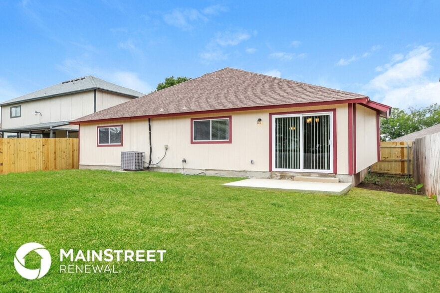 Building Photo - 8011 Chestnut Barr Dr