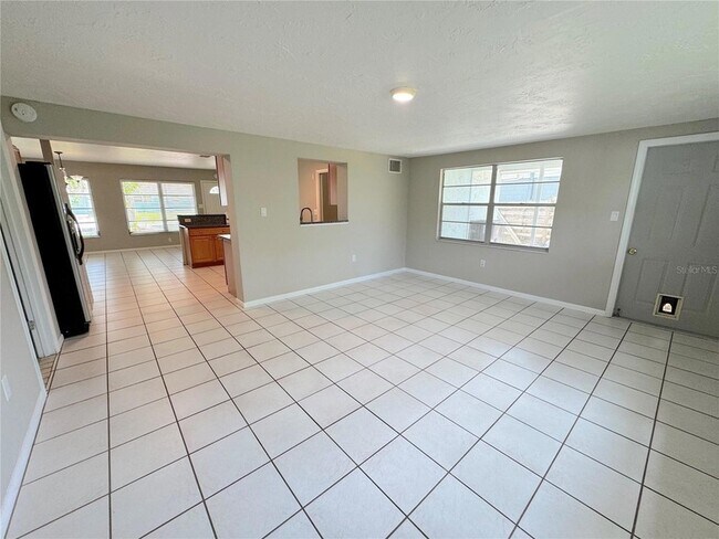 Building Photo - 3883 Hawkeye Cir
