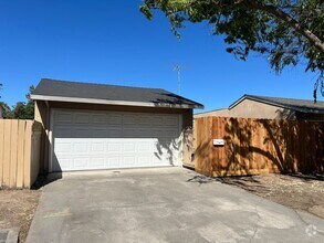 Building Photo - Single story 3 bedroom with two car garage!